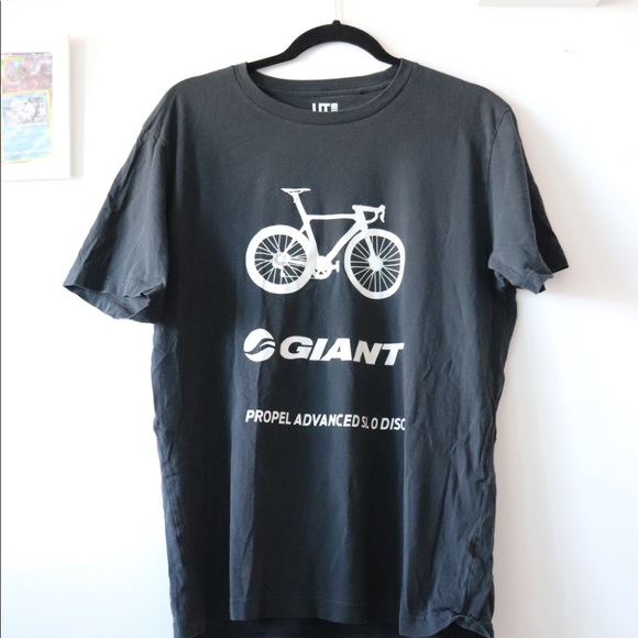 Like-new UniqloXGiant Bike Tee Size M - Picture 1 of 3